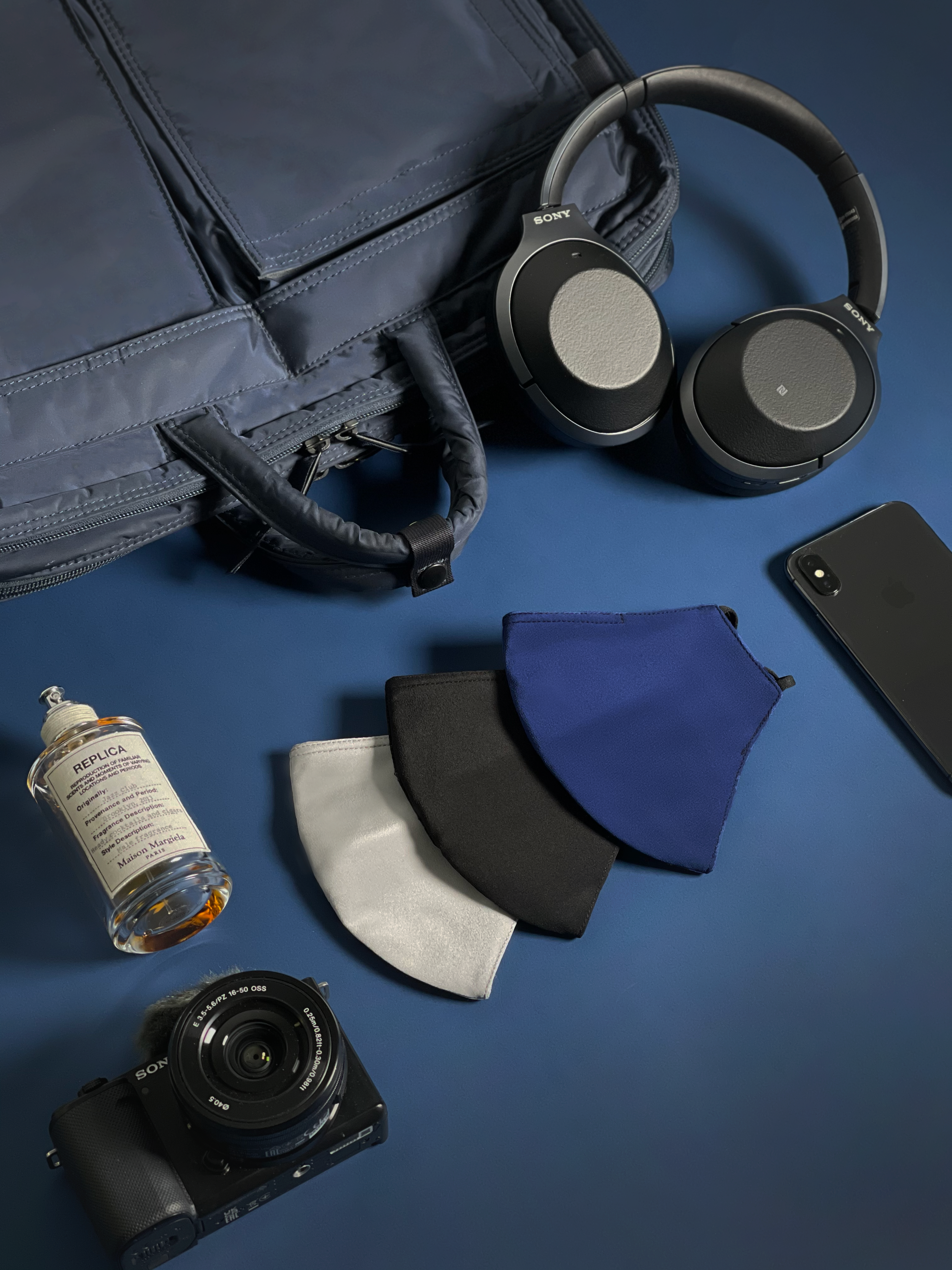 Mitten - Medieval Blue Crepe