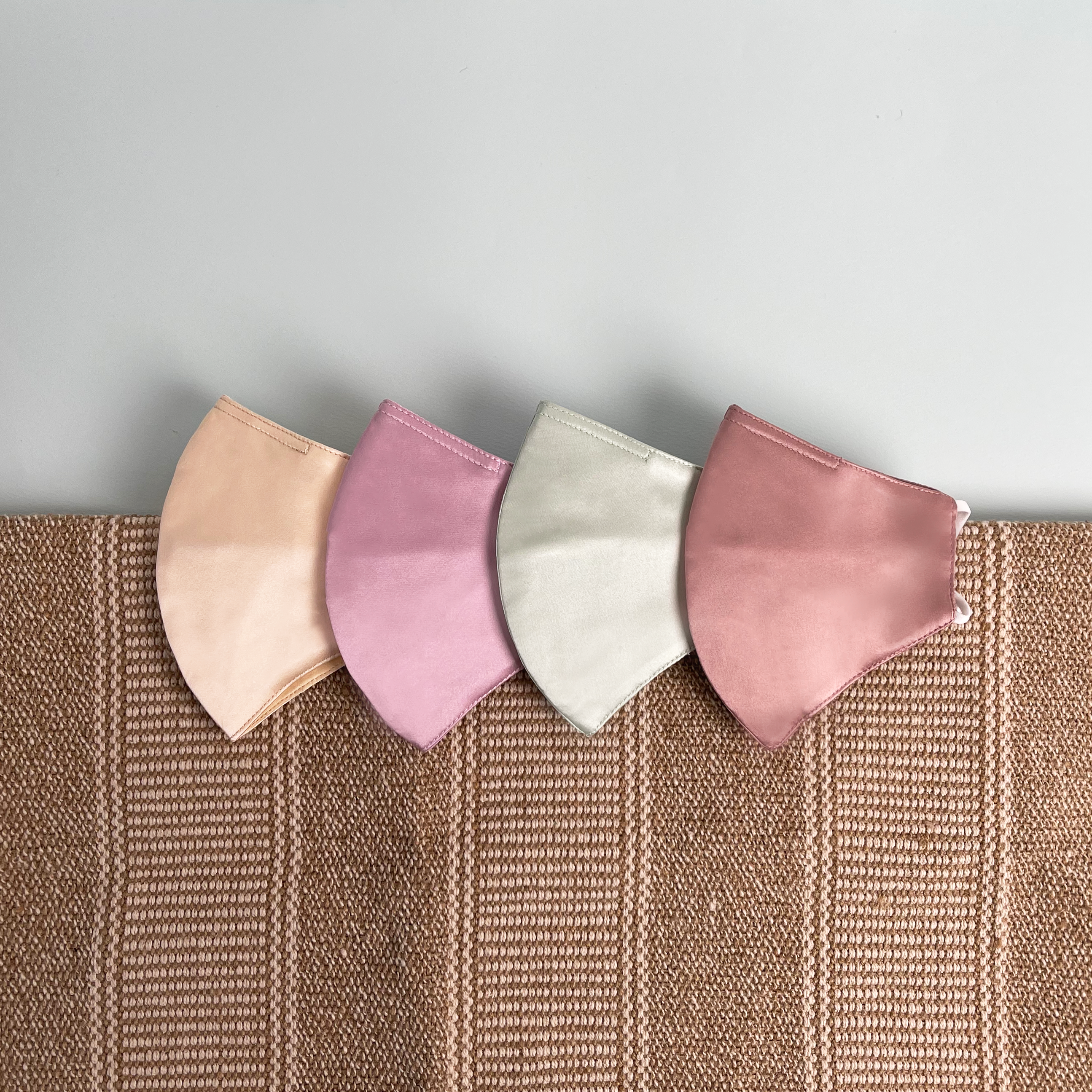 Mitten - Cameo Rose Satin