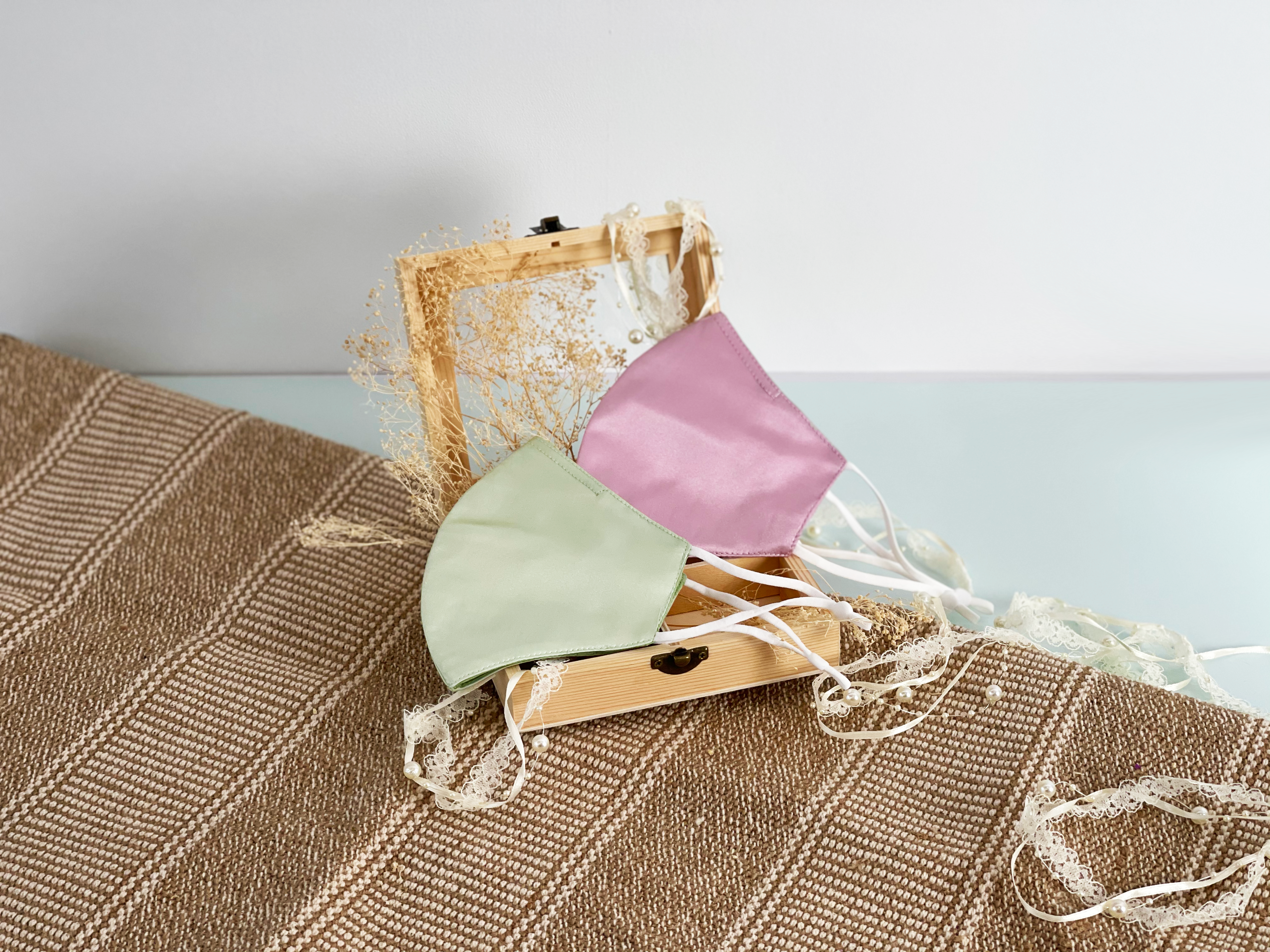 Mitten - Cameo Rose Satin