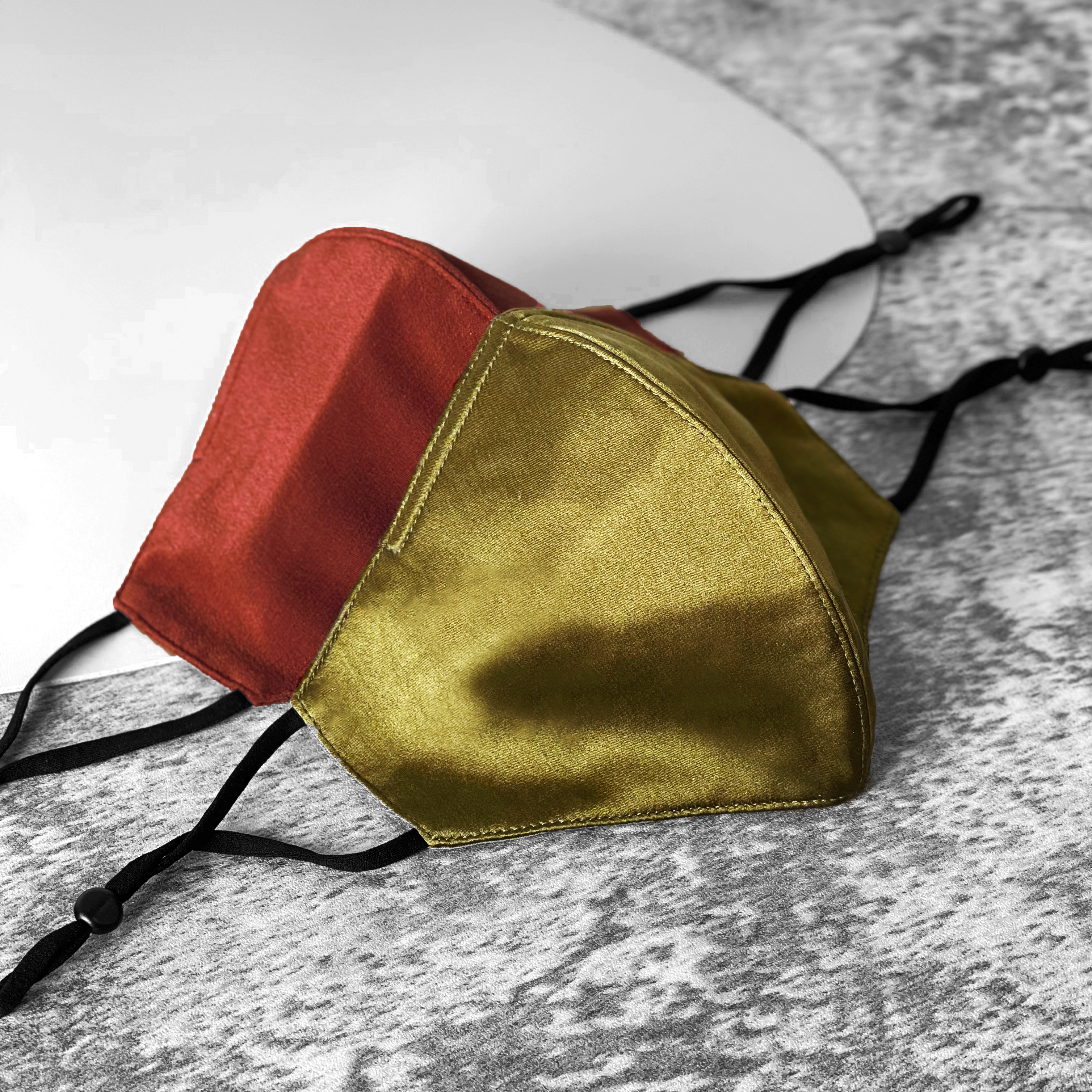 Mitten - Nutria Satin