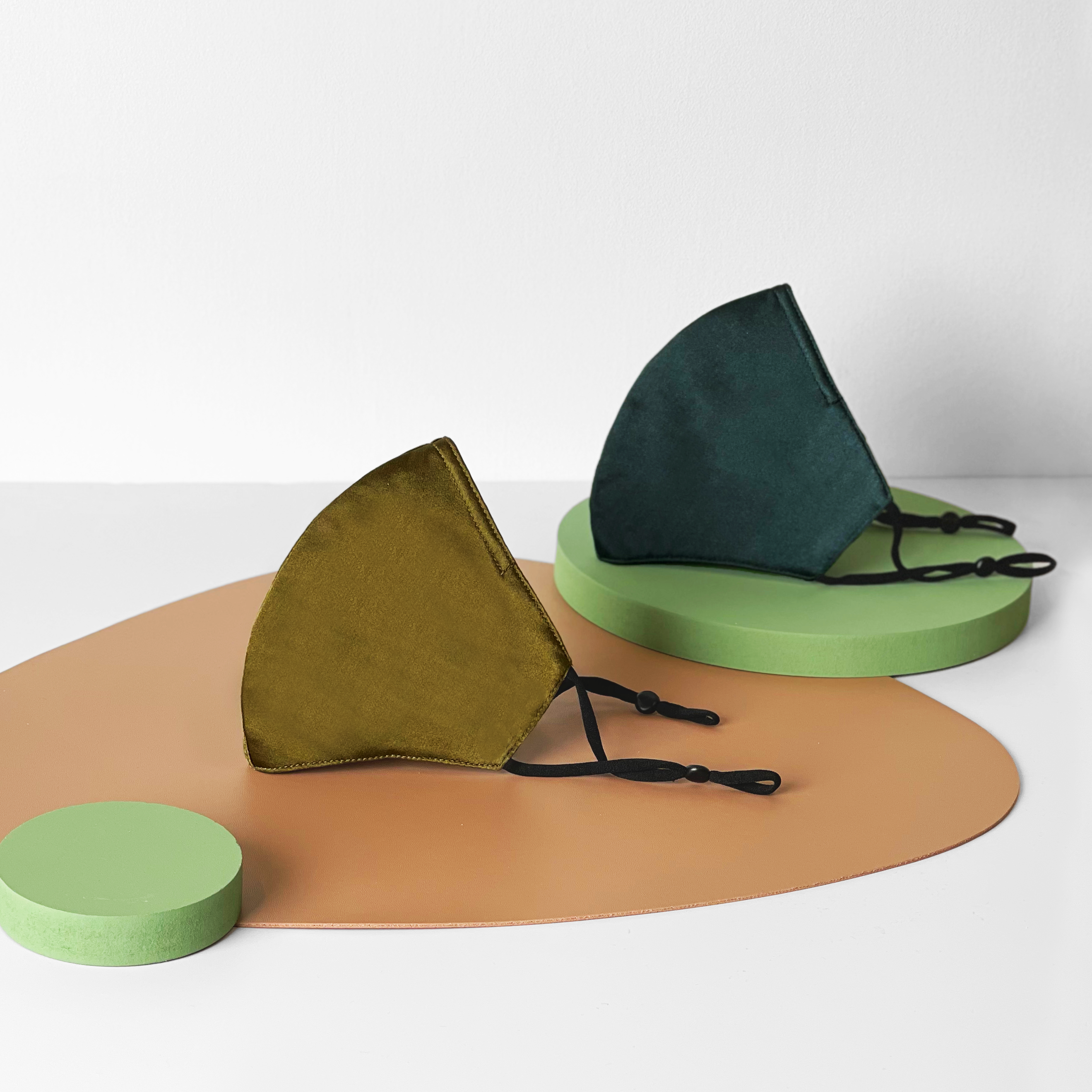 Mitten - Nutria Satin